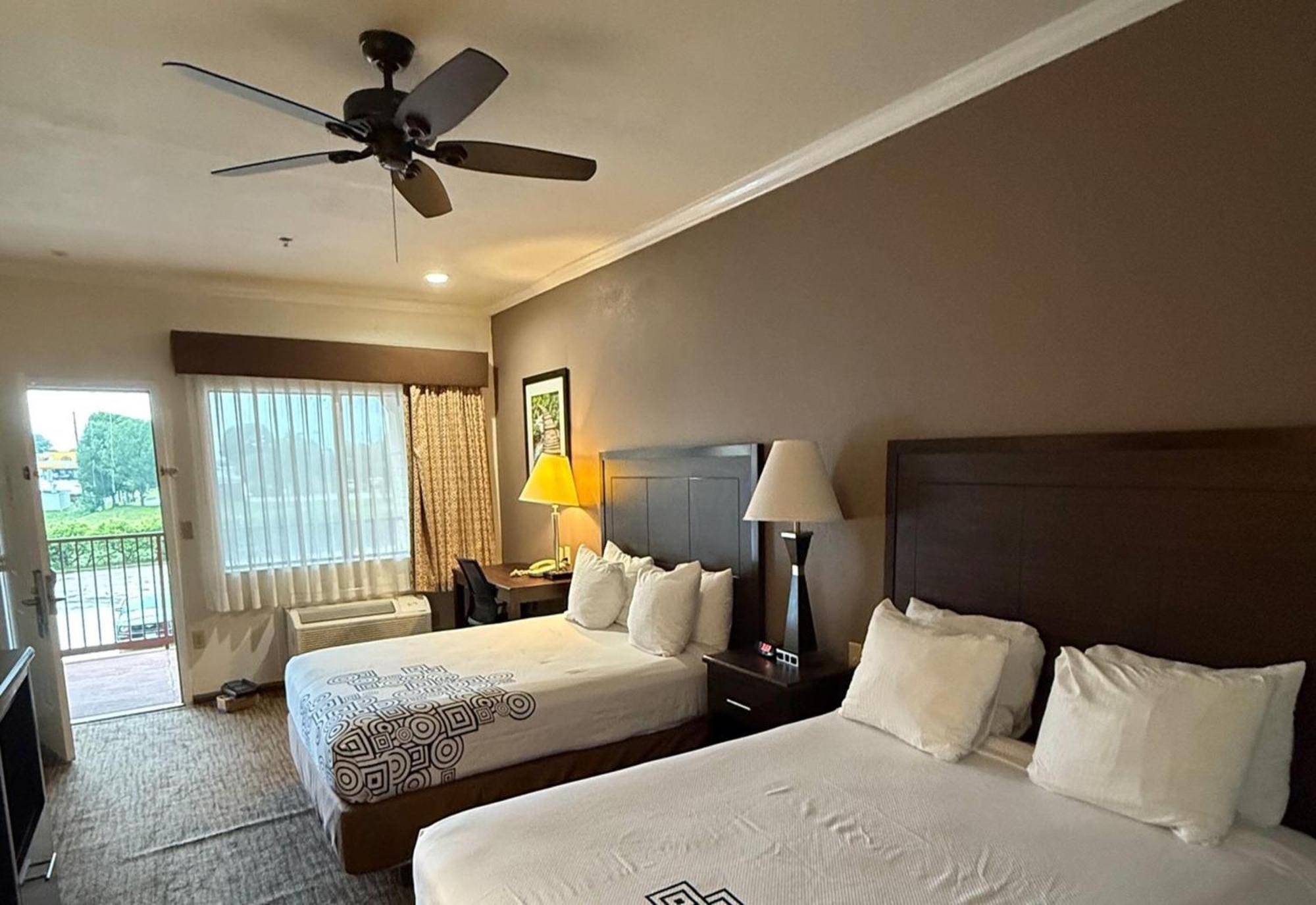 Inn Of Navasota Hotel Екстериор снимка